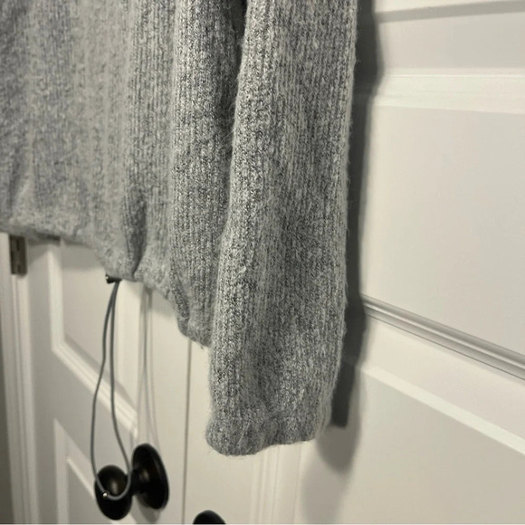 ZARA Smock Neck Cropped Sweatshirt with Drawstring Hemline  Sz S Athleisure - Picture 5 of 8